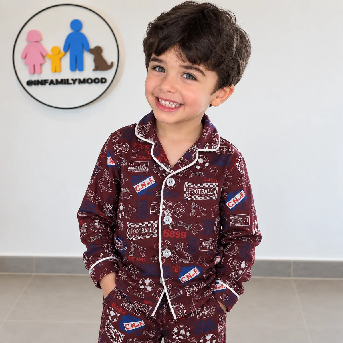 Pijama Nacional — Camisa y Pantalón Estampado Decano — puesto en modelo | FamilyMood