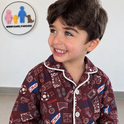 Pijama Nacional — Camisa y Pantalón Estampado Decano — puesto en modelo | FamilyMood